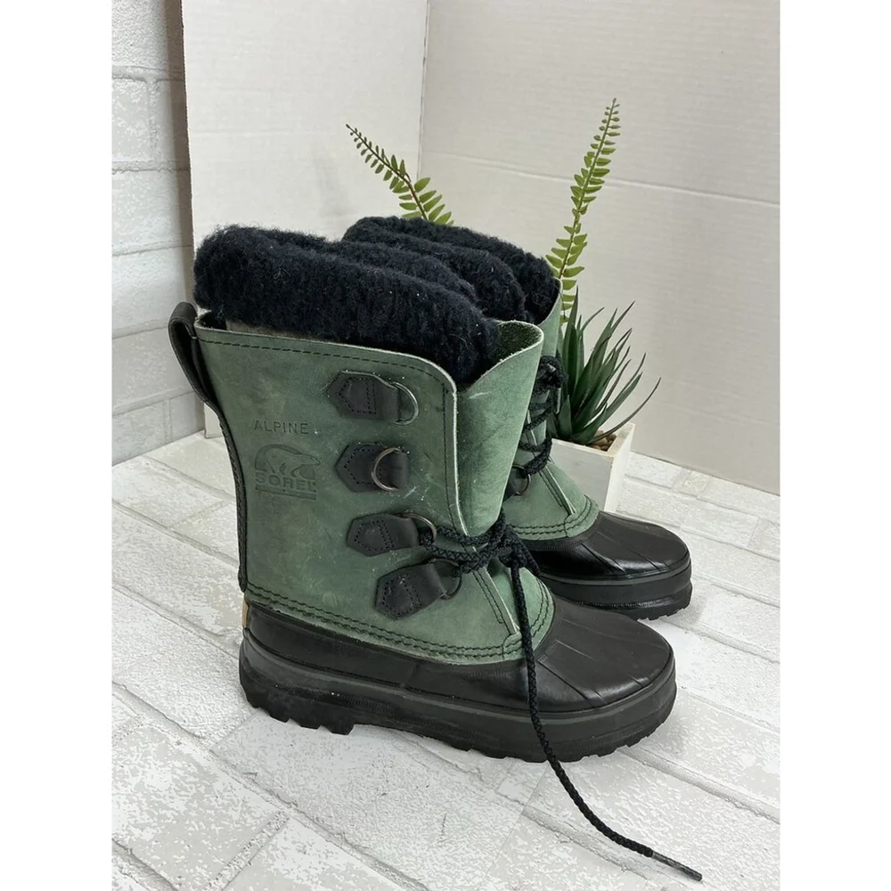 Sorel boots size 5
